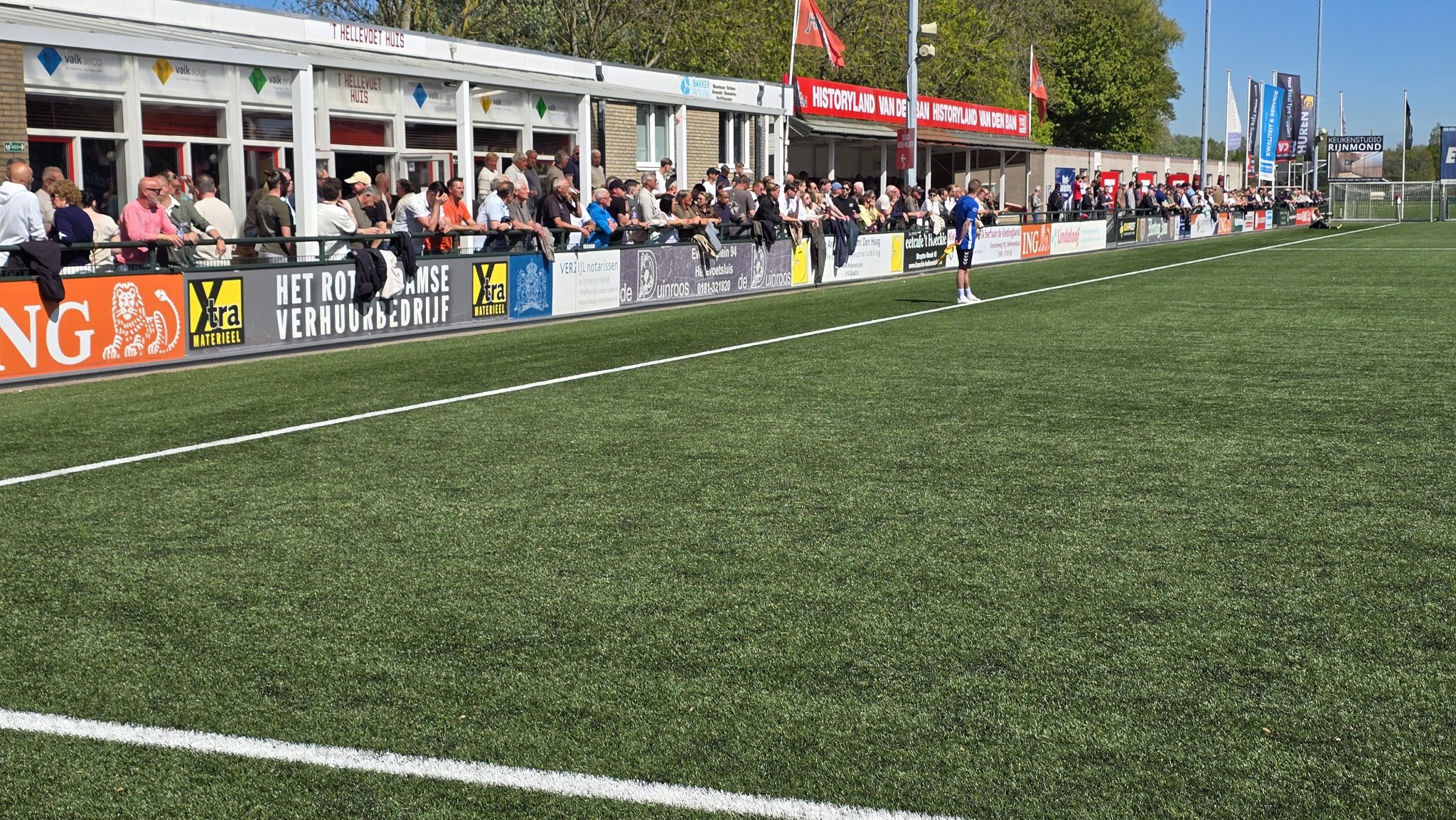 Hellevoetsluis haakt af in titelstrijd