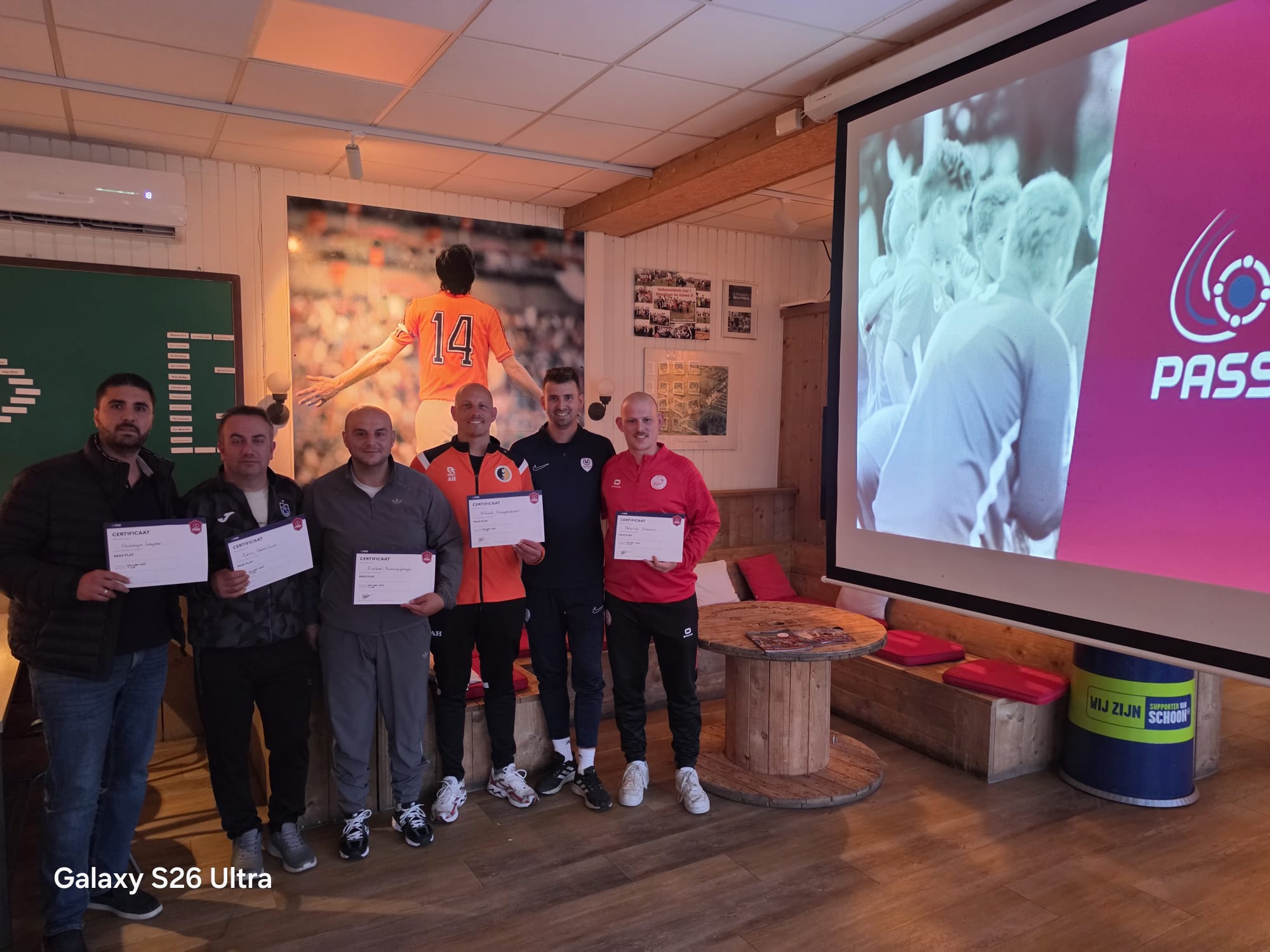 VV Hellevoetsluis investeert in haar trainers